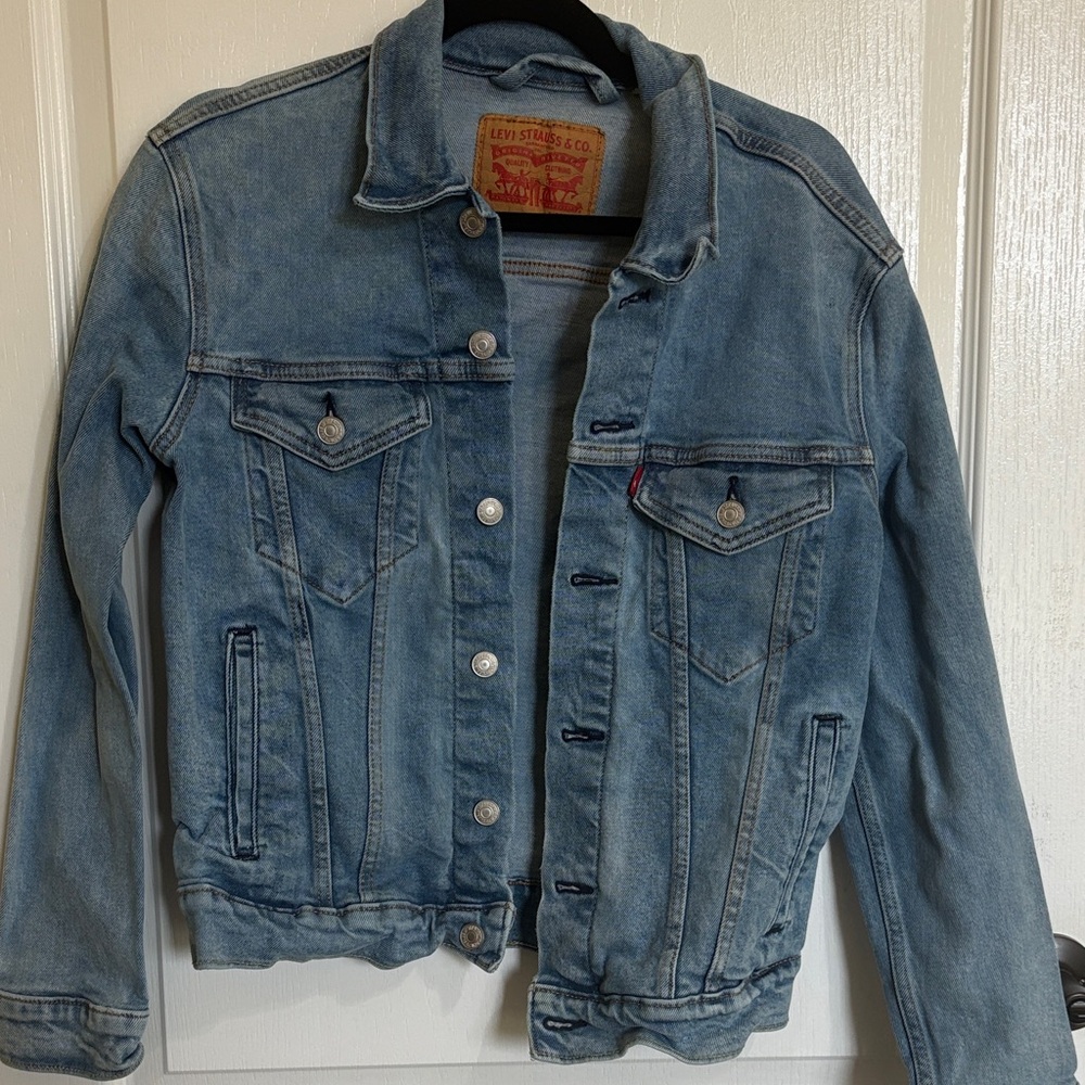 Levi's woman’s  Light Blue Denim Jacket